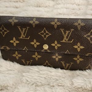 Louis Vuitton Monogram Sarah Wallet